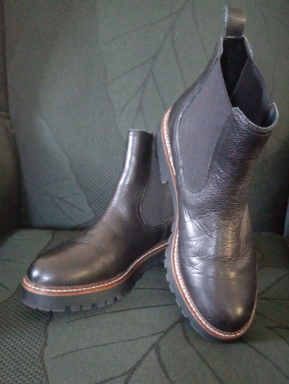 CASLON MILLER  Leather Chelsea Boots - Pull-On Lug Sole Water Resistant